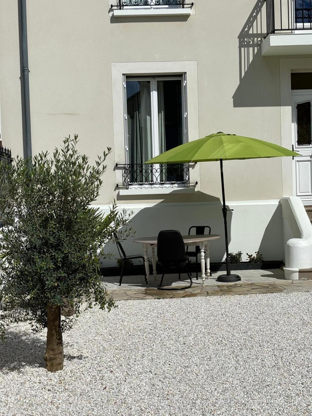 Asnières Appartement 2 Chambres Dans Une Belle Maison A Proximite De Paris מראה חיצוני תמונה